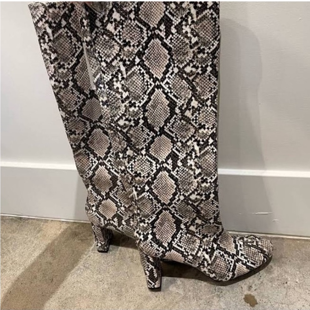 Zara Women's Snake Print Heeled Boots - Black and Gray